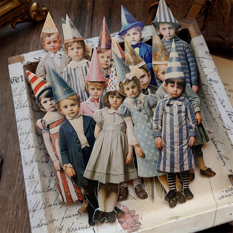 Vintage Toy Collector - 15 Pièces de Poupées en Papier