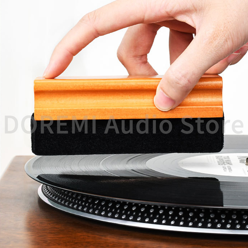 Brosse de nettoyage antistatiq - Vinyl Record Cleaner avis et prix